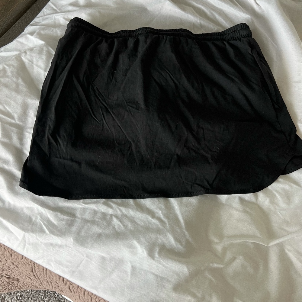 Black Skirt / Size XL Runs L